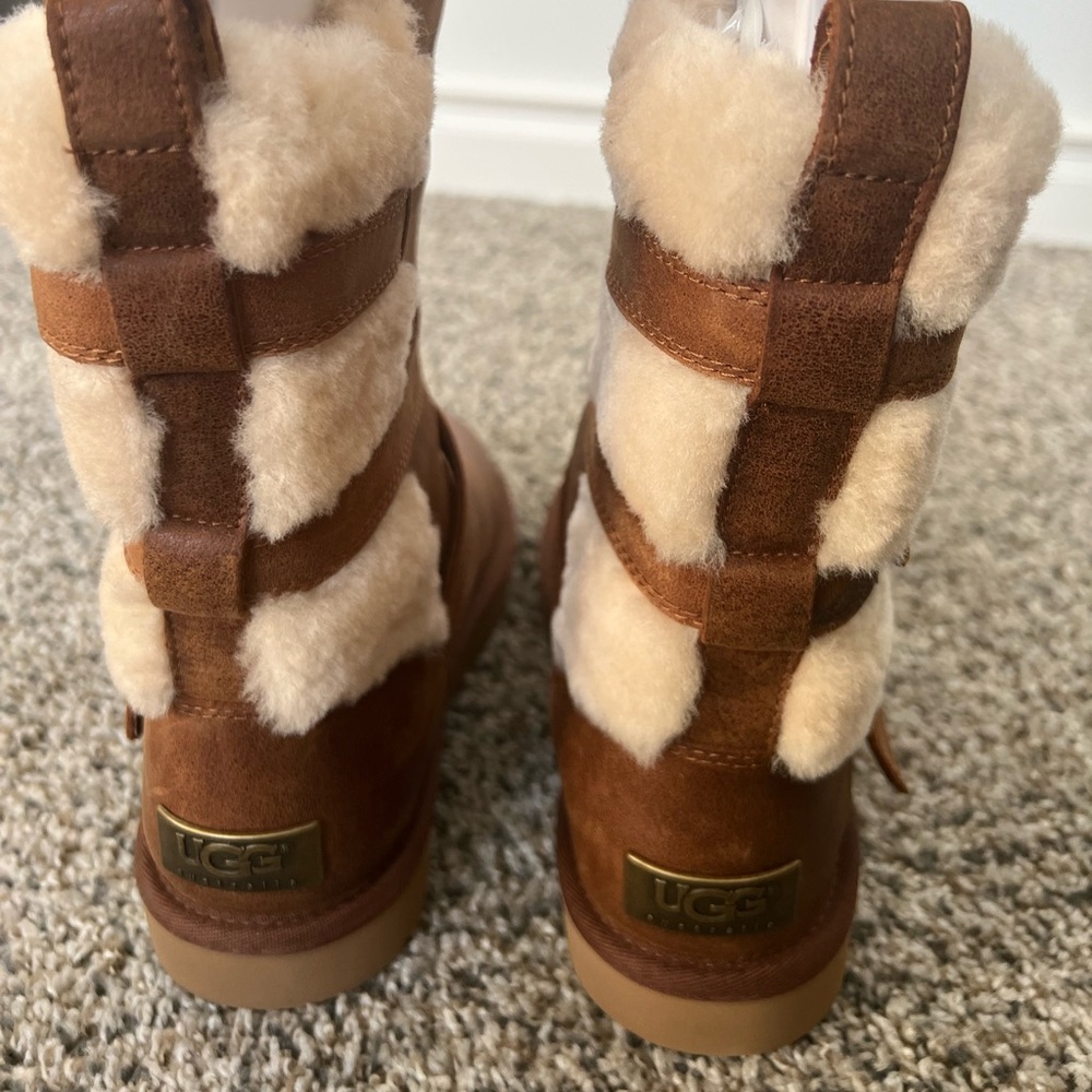 Authentic Brand New Ugg- Lightweight Cushioning D… - image 2